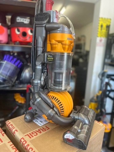 Dyson dc24 vacuum cleaner - dyson,