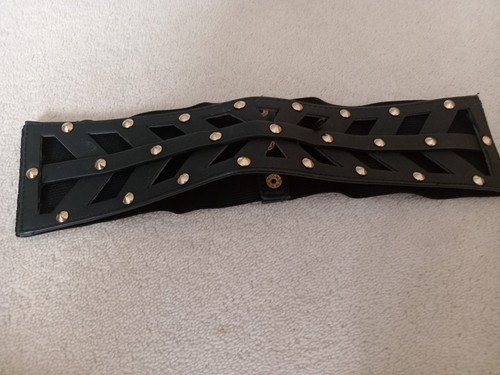 Black waist belt please - black, read