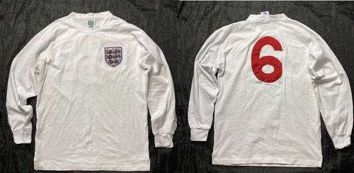 Bobby moore england 1966 - england,