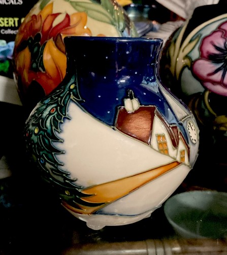 Moorcroft pottery silent night - moorcroft,