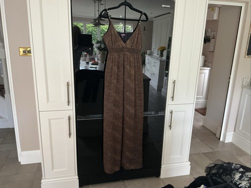 Elegant and versatile - elegant, brown