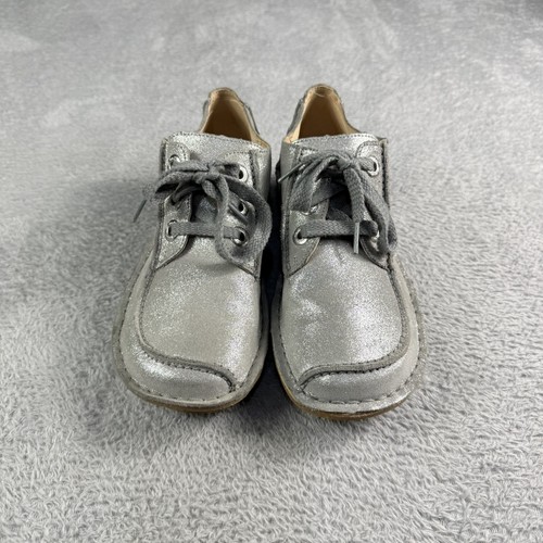 Clarks artisan shoes size 6 - clarks,