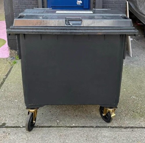 Black 660 litre - , lockable