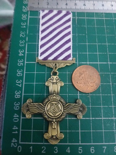 Qeii distinguished flying - distinguished,