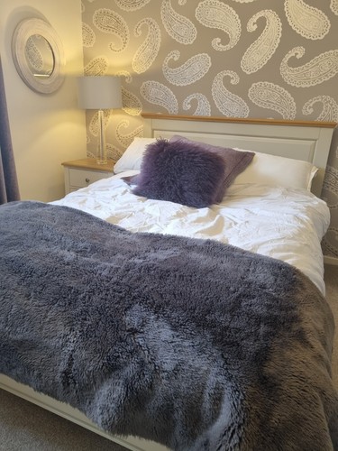 The white company dark grey - white,
