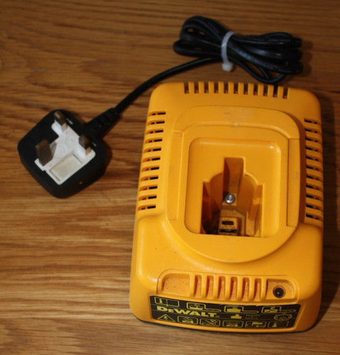 Dewalt 18v battery - 7.2v,