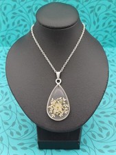 Beautiful Elegant Silver Tone And Cream Dried Flower Teardrop Pendant Necklace