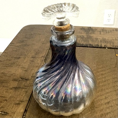 Vintage purple iridescent hand - purple,