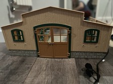 schliech horse stable with