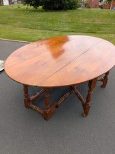 8 seater dining table and chairs used good condition 