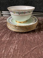 Tuscan Berry Pattern Fine Bone