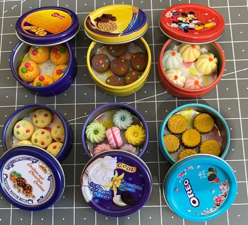 Cookie cake tins1 scale - or,