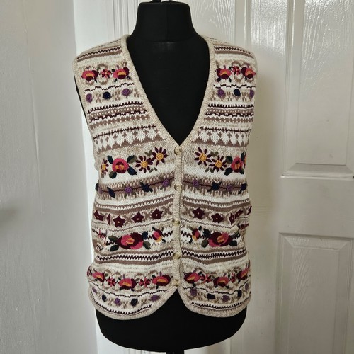 White stag floral embroidered - white,