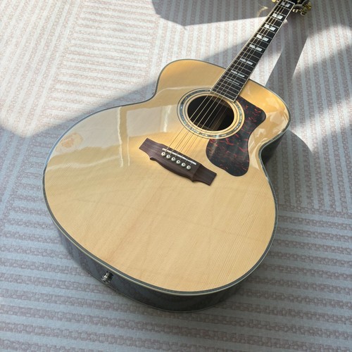Solid wood acoustic guitar - solid,