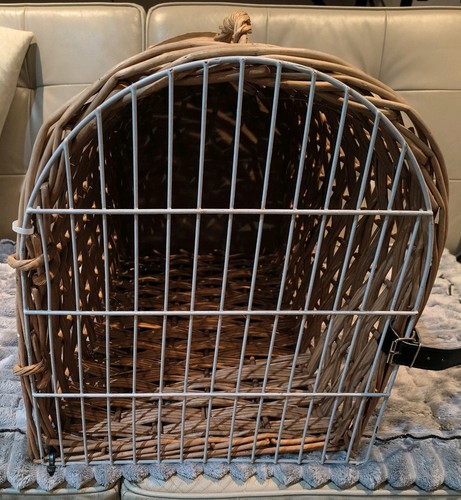 Vintage wicker basket pet - vintage,