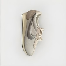 U.K. Size 9 Shoes. LD - 1000