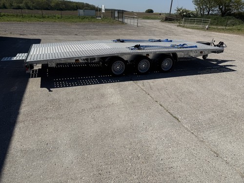 Triple axle 3500kg beavertail - triple,