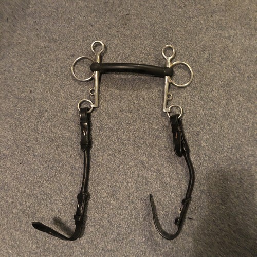 Rubber pelham with black - rubber,