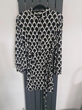 Zara Ladies Shirt Dress Size XXL. Long sleeves. Black/white. NWOT.Very appealing