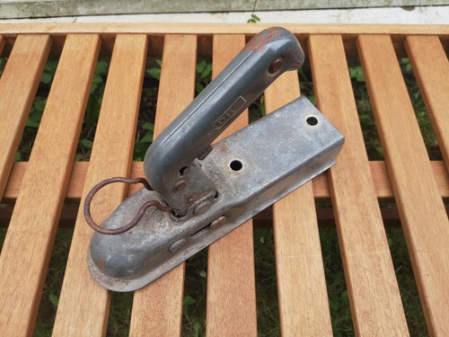 Trailer coupling hitch - trailer,