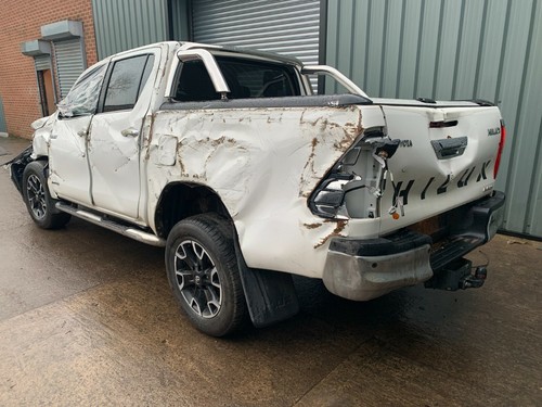 Toyota hilux mk8 invincible - toyota,