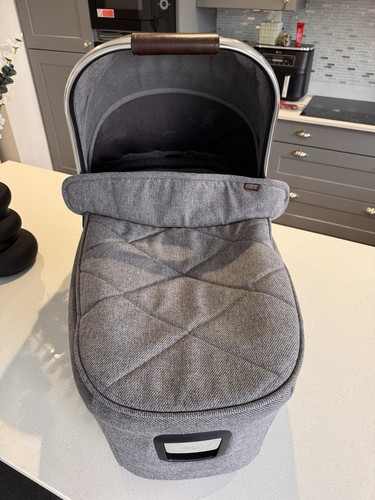 Mamas papas ocarro carrycot - &,