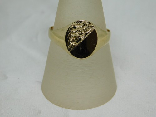 9ct gold oval engraved - 9ct,