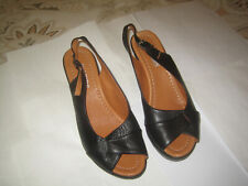 Ladies shoes ‘ PAVERS ‘