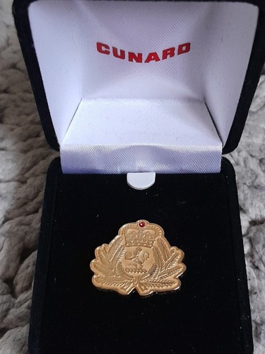 Cunard cruise liner pin - liner,