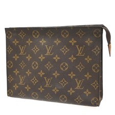 LOUIS VUITTON Poche Toilette