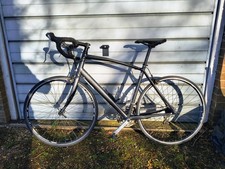 Specialized Secteur gents road bike - Matt Black, 58 cm frame in good condition