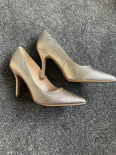 Nine west gold pointed - west, toe