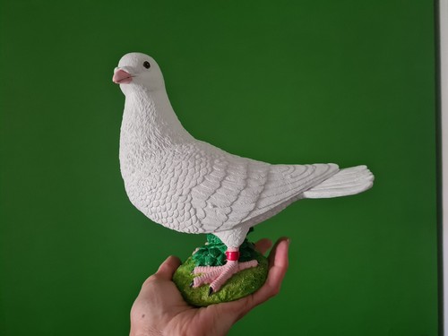 White dove pigeon resin - /,