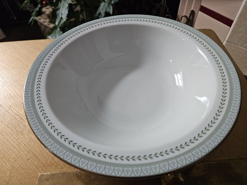 Vintage royal doulton green - royal,