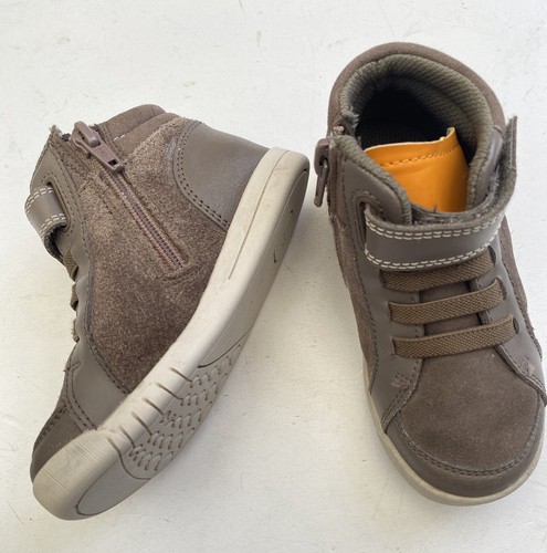 Clarks size emery beat - 8,