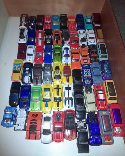 Hot wheels joblot pieces - of,