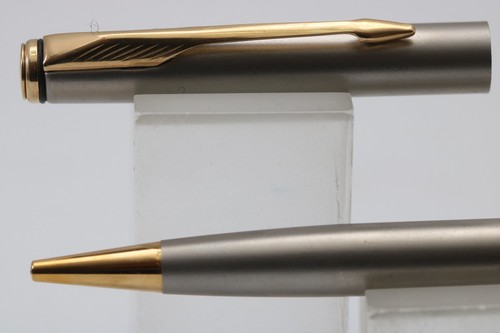 Vintage parker insignia - (2005),