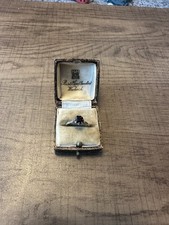 ladies garnet 9ct gold ring