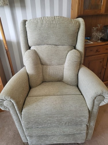 Braithwaite riser recliner - braithwaite,