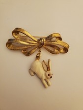Vintage Phister Bunny Rabbit Bow Brooch Pin