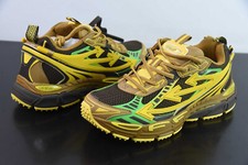 Off Arrow White Be Right Back