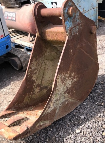 Excavator bucket for - 18", 21