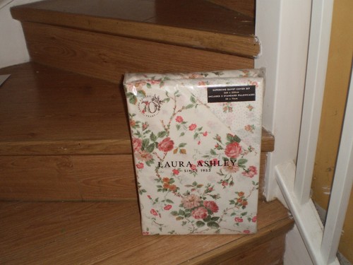 Laura ashley moutney - laura,