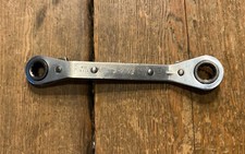 BLUE POINT RATCHET RING
