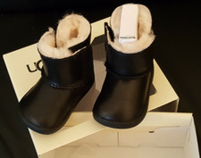 UGG BOOTS BLACK LEATHER WHITE