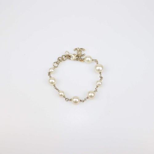 Chanel gold tone - faux, pearl