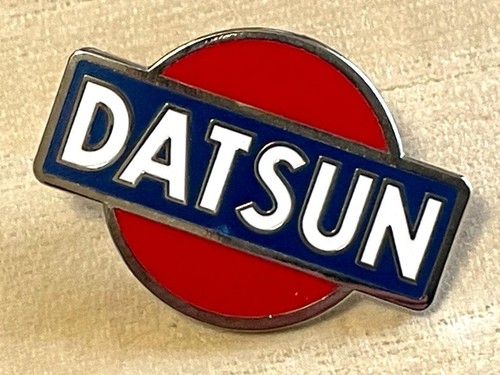 Datsun nissan pin - datsun, badge