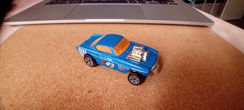 Hot wheels volvo - hot,
