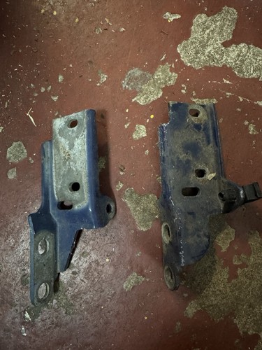 Bonnet hinges front - t4,