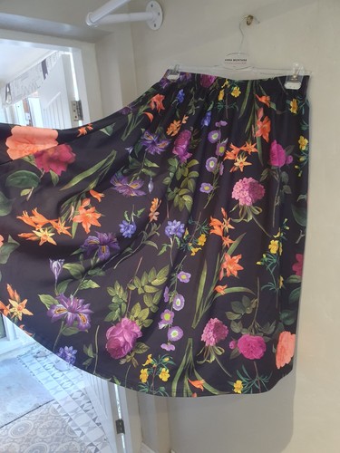 Pretty black floral line - black, a